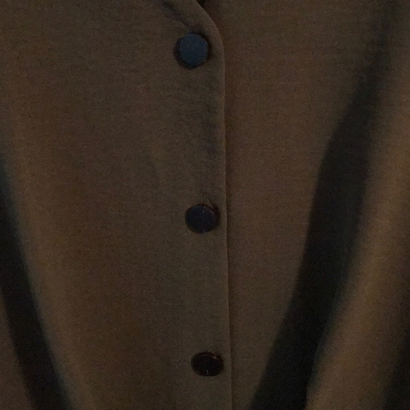 Green button top - Picture 2 of 2